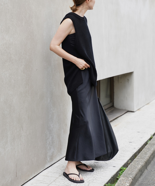 Deuxieme Classe(ドゥーズィエムクラス)の「Minimal Satin スカート(スカート・レディース・ブラック・FREE)」の5枚目の写真
