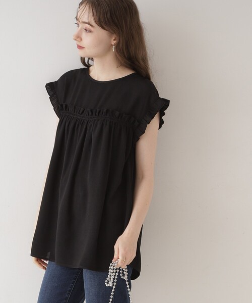 couture brooch(クチュールブローチ)の「◆【インしないでキマる長め丈】フリルデザインチュニック(チュニック・レディース・ブラック/ベージュ・42/38)」の7枚目の写真