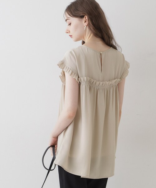 couture brooch(クチュールブローチ)の「◆【インしないでキマる長め丈】フリルデザインチュニック(チュニック・レディース・ブラック/ベージュ・42/38)」の18枚目の写真