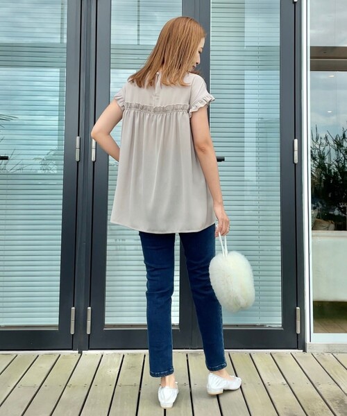 couture brooch(クチュールブローチ)の「◆【インしないでキマる長め丈】フリルデザインチュニック(チュニック・レディース・ブラック/ベージュ・42/38)」の21枚目の写真