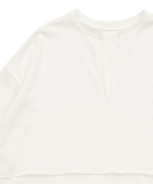select MOCA(セレクトモカ)の「裏毛キーネックショートトップス(Tシャツ/カットソー・レディース・オフホワイト/ブラック/グレイッシュベージュ・FREE)」の22枚目の写真