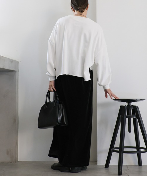 select MOCA(セレクトモカ)の「裏毛キーネックショートトップス(Tシャツ/カットソー・レディース・オフホワイト/ブラック/グレイッシュベージュ・FREE)」の14枚目の写真