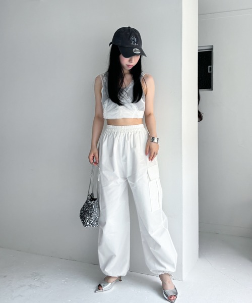 EPIMI E'PIMMY(エピミエピミー)の「チュールフリルクロップドビスチェ(シャツ/ブラウス・レディース・ブラック/オフホワイト・MEDIUM)」の10枚目の写真