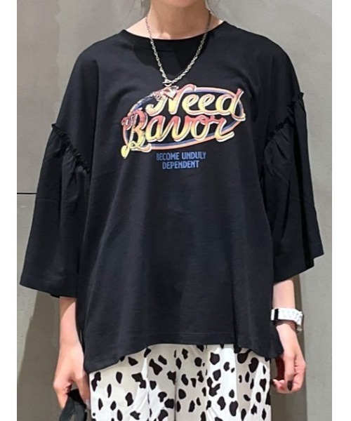 RODEO CROWNS WIDE BOWL(ロデオクラウンズワイドボウル)の「JP TOUR 袖フリルトップス(その他トップス・レディース・オフホワイト/ブラック/イエロー/ネイビー・FREE)」の1枚目の写真