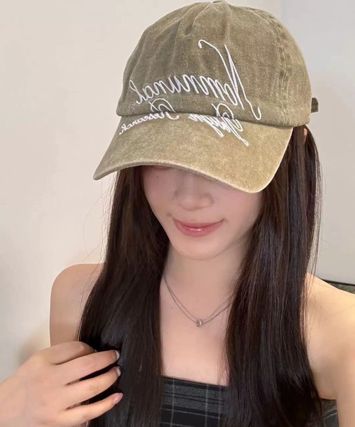 LYEON（リヨン）の「ロゴ刺繍ピグメントキャップ（キャップ・レディース・ベージュ/ラベンダー/ブラック・FREE）」の2枚目の写真