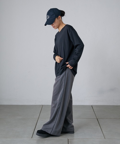 COLONY 2139（コロニートゥーワンスリーナイン）の「スマート長袖Tシャツ（Tシャツ/カットソー・レディース・ブラック/チャコールグレー/ホワイト・FREE）」の14枚目の写真