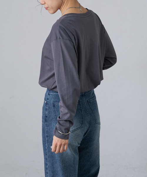 COLONY 2139（コロニートゥーワンスリーナイン）の「スマート長袖Tシャツ（Tシャツ/カットソー・レディース・ブラック/チャコールグレー/ホワイト・FREE）」の17枚目の写真