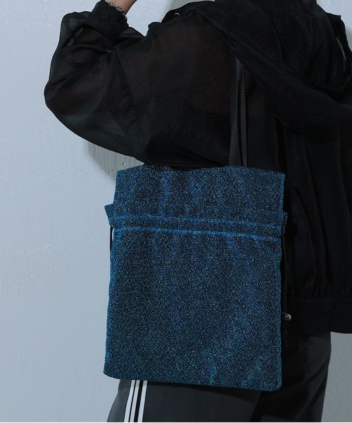 COLONY 2139(コロニートゥーワンスリーナイン)の「グリッターラメ巾着トート(トートバッグ・レディース・シルバー/ブルー/ブラック・FREE)」の3枚目の写真