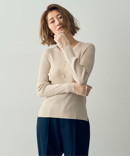 YECCA VECCA(イェッカヴェッカ)の「袖口シアーリブニット(ニット/セーター・レディース・ライトグレー/ダークグリーン/ブラック/ライトベージュ・FREE)」の4枚目の写真