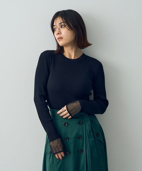 YECCA VECCA(イェッカヴェッカ)の「袖口シアーリブニット(ニット/セーター・レディース・ライトグレー/ダークグリーン/ブラック/ライトベージュ・FREE)」の2枚目の写真
