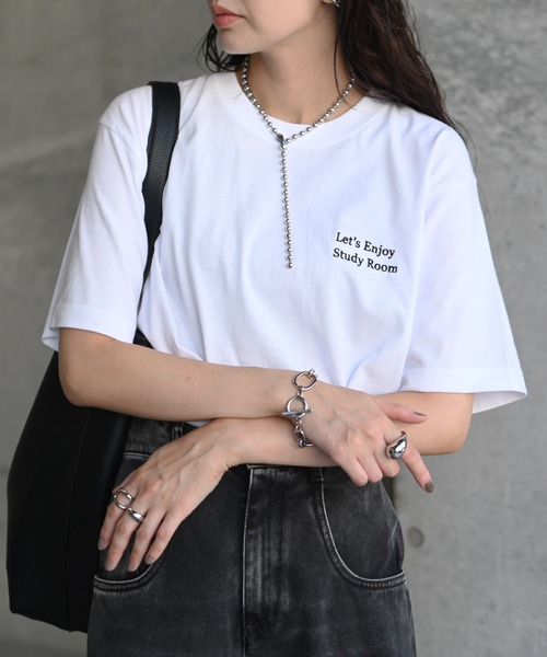 Marient（マリエント）の「Study Room Embroidery Tee（Tシャツ/カットソー・レディース・シルバー/レッド/ブラック・FREE）」の4枚目の写真