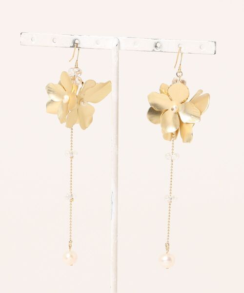 tone(トーン)の「【Tresor】メタルフラワー淡水パール ピアス(MA)(ピアス(両耳用)・レディース・ゴールド/シルバー・FREE)」の8枚目の写真