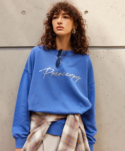 BAYFLOW（ベイフロー）の「[程よいサイズ感]ピグメントロゴスウェットプルオーバー（スウェット・レディース・ライトグレー/ブルー/チャコールグレー/オフホワイト/ライトピンク/ブラウン/ピンク/ライトブルー/ベージュ・SMALL/MEDIUM）」の7枚目の写真