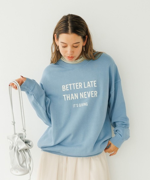 BAYFLOW（ベイフロー）の「[程よいサイズ感]ピグメントロゴスウェットプルオーバー（スウェット・レディース・ライトグレー/ブルー/チャコールグレー/オフホワイト/ライトピンク/ブラウン/ピンク/ライトブルー/ベージュ・SMALL/MEDIUM）」の6枚目の写真