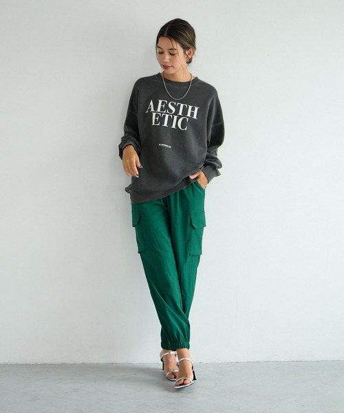 BAYFLOW（ベイフロー）の「[程よいサイズ感]ピグメントロゴスウェットプルオーバー（スウェット・レディース・ライトグレー/ブルー/チャコールグレー/オフホワイト/ライトピンク/ブラウン/ピンク/ライトブルー/ベージュ・SMALL/MEDIUM）」の14枚目の写真