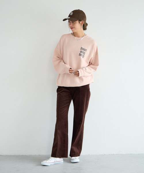 BAYFLOW（ベイフロー）の「[程よいサイズ感]ピグメントロゴスウェットプルオーバー（スウェット・レディース・ライトグレー/ブルー/チャコールグレー/オフホワイト/ライトピンク/ブラウン/ピンク/ライトブルー/ベージュ・SMALL/MEDIUM）」の15枚目の写真