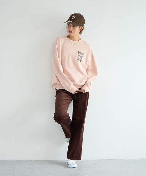 BAYFLOW（ベイフロー）の「[程よいサイズ感]ピグメントロゴスウェットプルオーバー（スウェット・レディース・ライトグレー/ブルー/チャコールグレー/オフホワイト/ライトピンク/ブラウン/ピンク/ライトブルー/ベージュ・SMALL/MEDIUM）」の16枚目の写真