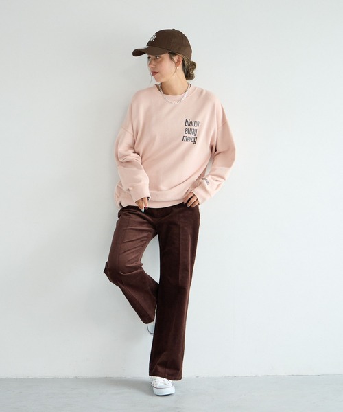 BAYFLOW（ベイフロー）の「[程よいサイズ感]ピグメントロゴスウェットプルオーバー（スウェット・レディース・ライトグレー/ブルー/チャコールグレー/オフホワイト/ライトピンク/ブラウン/ピンク/ライトブルー/ベージュ・SMALL/MEDIUM）」の17枚目の写真