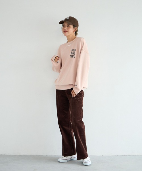 BAYFLOW（ベイフロー）の「[程よいサイズ感]ピグメントロゴスウェットプルオーバー（スウェット・レディース・ライトグレー/ブルー/チャコールグレー/オフホワイト/ライトピンク/ブラウン/ピンク/ライトブルー/ベージュ・SMALL/MEDIUM）」の18枚目の写真