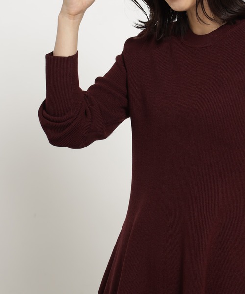 FOUND GOOD（ファウンドグッド）の「コンフォートペプラムニット（ニット/セーター・レディース・ブラック/ホワイト系5/ブルー系2/レッド系8・L/M/S）」の19枚目の写真