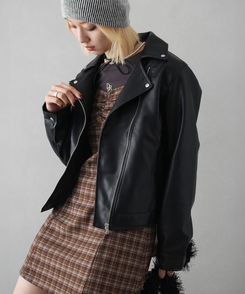 SpRay（スプレイ）の「フェイクレザーライダース（ライダースジャケット・レディース・ブラック×ブラック/ブラック/ブラウン・FREE）」の2枚目の写真