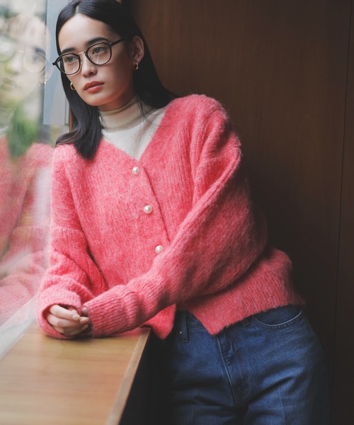 VIS（ビス）の「パールボタンVネック片畦ニットカーディガン（カーディガン/ボレロ・レディース・グレー/ブラウン系その他2/ブルー/ホワイト系その他/レッド系その他・FREE）」の17枚目の写真