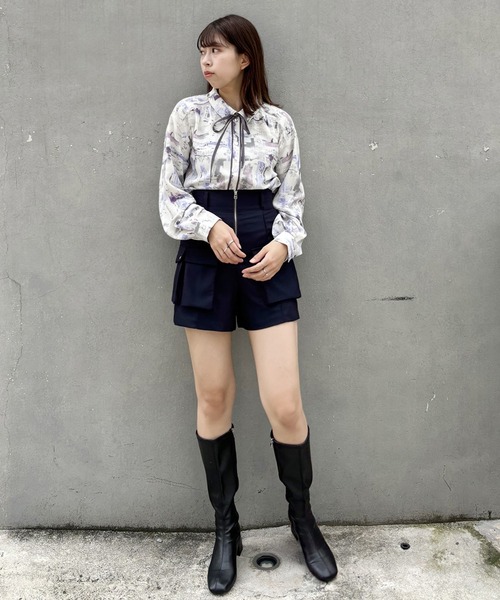 NICOLE CLUB（ニコル　クラブ）の「パイピング柄ブラウス（シャツ/ブラウス・レディース・パープル/イエロー/グレー・MEDIUM）」の17枚目の写真
