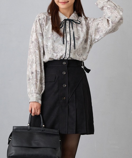 NICOLE CLUB（ニコル　クラブ）の「パイピング柄ブラウス（シャツ/ブラウス・レディース・パープル/イエロー/グレー・MEDIUM）」の18枚目の写真