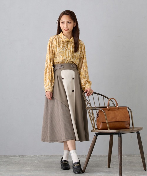 NICOLE CLUB（ニコル　クラブ）の「パイピング柄ブラウス（シャツ/ブラウス・レディース・パープル/イエロー/グレー・MEDIUM）」の20枚目の写真