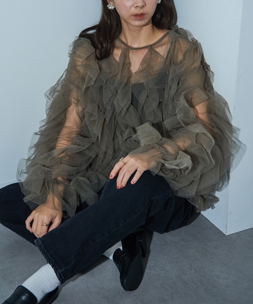 MAISON BREEZE reveur（メゾンブリーズレヴール）の「【MAISON BREEZE reveur】チュールフリルトップス trc（シャツ/ブラウス・レディース・グレー/アイボリー/ブラック・FREE）」の20枚目の写真