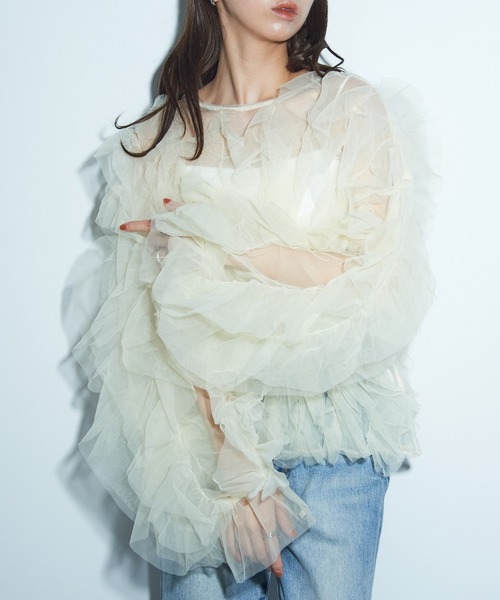 MAISON BREEZE reveur（メゾンブリーズレヴール）の「【MAISON BREEZE reveur】チュールフリルトップス trc（シャツ/ブラウス・レディース・グレー/アイボリー/ブラック・FREE）」の5枚目の写真