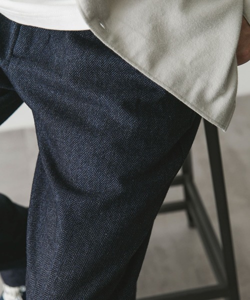 URBAN RESEARCH DOORS（アーバンリサーチドアーズ）の「ウールブレンドヘリンボーンタックパンツ（その他パンツ・メンズ・ブルー系その他/ブラウン系その他/グレー系その他・MEDIUM/LARGE）」の17枚目の写真