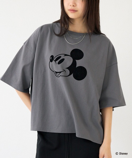 LAVEANGE（ラビアンジェ）の「ミッキー/フロッキープリントTシャツ（Tシャツ/カットソー・レディース・スミクロ/オフホワイト・4L/3L/LL/M/5L）」の3枚目の写真