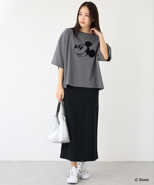 LAVEANGE（ラビアンジェ）の「ミッキー/フロッキープリントTシャツ（Tシャツ/カットソー・レディース・スミクロ/オフホワイト・4L/3L/LL/M/5L）」の8枚目の写真
