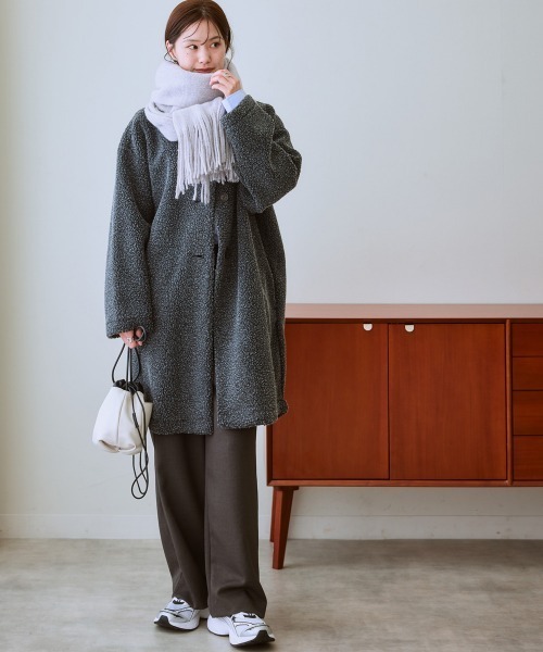 nissen（ニッセン）の「軽量ボアノーカラージャケットコート（ノーカラージャケット・レディース・チャコールグレー/アイボリー/カーキ/ブラック・3L/LL/L/M/S）」の6枚目の写真