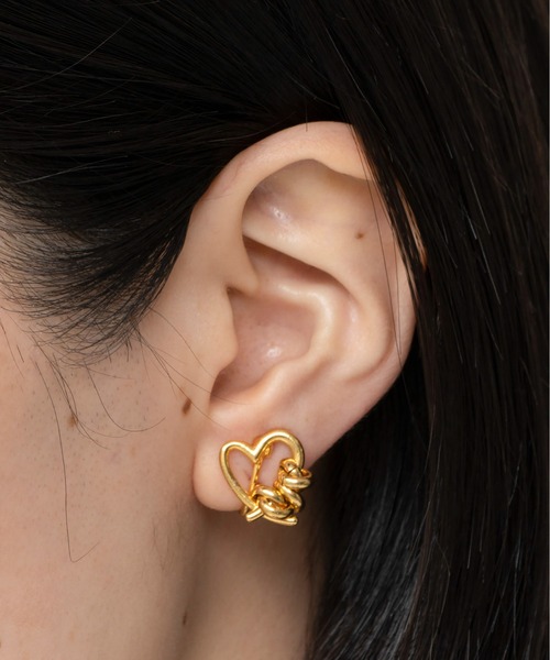 LAPUIS(ラピュイ)の「LAPUIS(ラピュイ)Line coil heart earrings M(イヤリング・レディース・マルチ/ゴールド・FREE)」の2枚目の写真