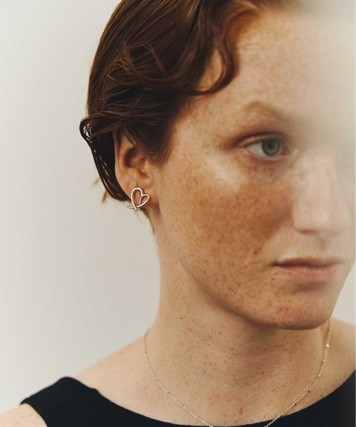 LAPUIS(ラピュイ)の「LAPUIS(ラピュイ)Line coil heart earrings M(イヤリング・レディース・マルチ/ゴールド・FREE)」の5枚目の写真