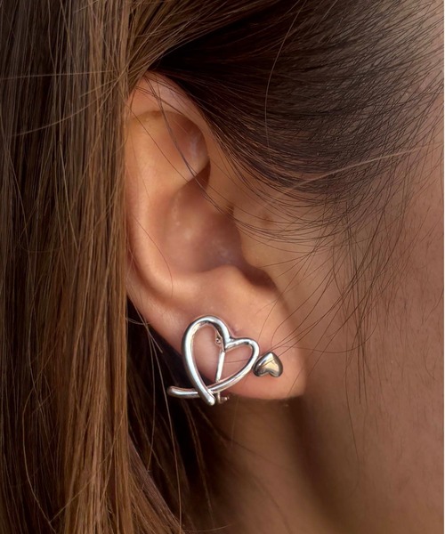 LAPUIS(ラピュイ)の「LAPUIS(ラピュイ)Line coil heart earrings M(イヤリング・レディース・マルチ/ゴールド・FREE)」の19枚目の写真