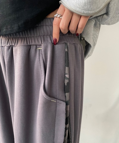 SHAGGIE（シャギー）の「サイド切り替え迷彩２WAYスウェットルーズパンツ（スウェットパンツ・レディース・グレー/チャコールグレー・FREE）」の7枚目の写真