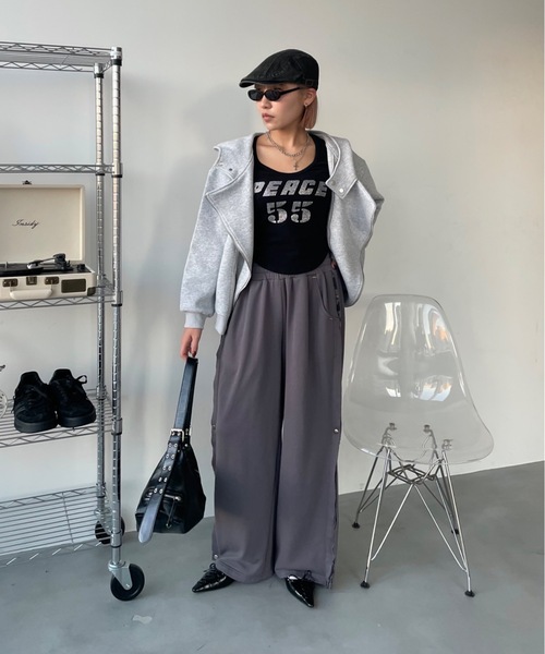 SHAGGIE（シャギー）の「サイド切り替え迷彩２WAYスウェットルーズパンツ（スウェットパンツ・レディース・グレー/チャコールグレー・FREE）」の5枚目の写真