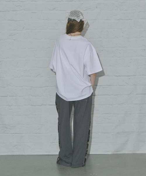 SHAGGIE（シャギー）の「サイド切り替え迷彩２WAYスウェットルーズパンツ（スウェットパンツ・レディース・グレー/チャコールグレー・FREE）」の16枚目の写真