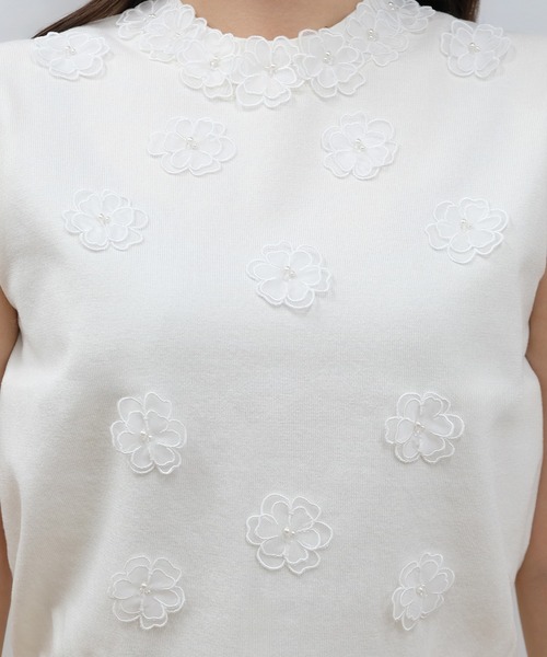 STRAWBERRY-FIELDS（ストロベリーフィールズ）の「フラワーモチーフノースリーブニット（ニット/セーター・レディース・ブラック/ホワイト系その他・2）」の9枚目の写真