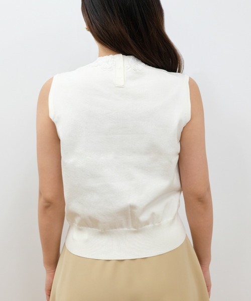 STRAWBERRY-FIELDS（ストロベリーフィールズ）の「フラワーモチーフノースリーブニット（ニット/セーター・レディース・ブラック/ホワイト系その他・2）」の6枚目の写真