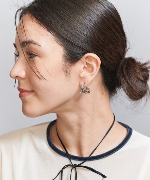 BEAUTY&YOUTH UNITED ARROWS(ビューティーアンドユースユナイテッドアローズ)の「メタル ユニークライン ピアス(ピアス(両耳用)・レディース・シルバー/ゴールド・FREE)」の3枚目の写真