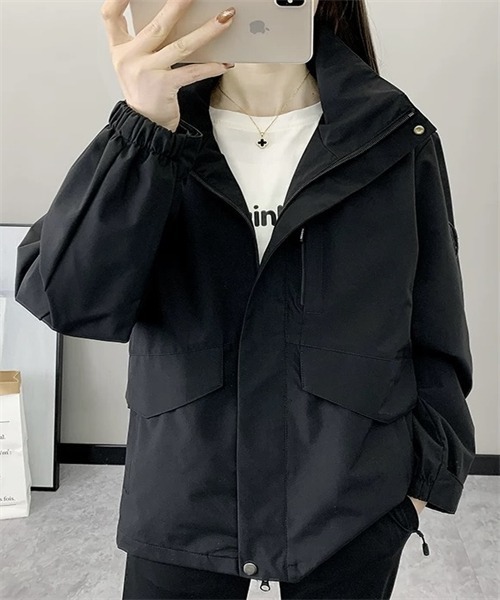 FREE STYLISTS(フリー スタイリスト)の「フード付き2WAYジッパージャケット(ナイロンジャケット・レディース・ベージュ/ブラック/カーキ・S/M/L)」の2枚目の写真