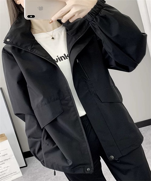FREE STYLISTS(フリー スタイリスト)の「フード付き2WAYジッパージャケット(ナイロンジャケット・レディース・ベージュ/ブラック/カーキ・S/M/L)」の7枚目の写真