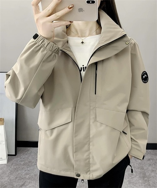 FREE STYLISTS(フリー スタイリスト)の「フード付き2WAYジッパージャケット(ナイロンジャケット・レディース・ベージュ/ブラック/カーキ・S/M/L)」の11枚目の写真