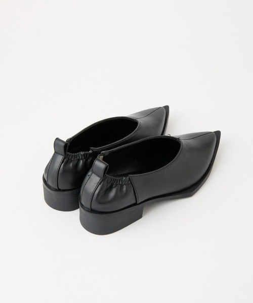 COLONY 2139（コロニートゥーワンスリーナイン）の「ポインテッドトゥローファー（ローファー・レディース・シルバー/ブラック/オフホワイト・MEDIUM/LARGE）」の12枚目の写真