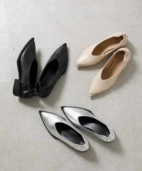 COLONY 2139（コロニートゥーワンスリーナイン）の「ポインテッドトゥローファー（ローファー・レディース・シルバー/ブラック/オフホワイト・MEDIUM/LARGE）」の4枚目の写真