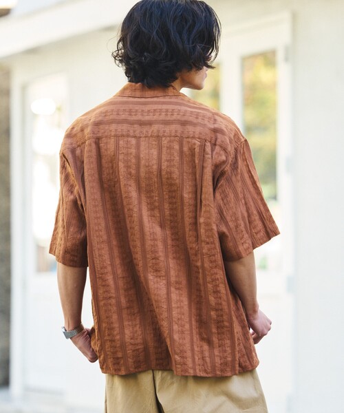 FREAK'S STORE（フリークスストア）の「限定展開 Relax Fit リラックスフィット 総柄 ジャガード オープンカラーシャツ（シャツ/ブラウス・メンズ・ネイビー/チャコールグレー/ブラウン/ブラック・LARGE/MEDIUM/SMALL）」の8枚目の写真